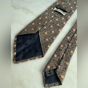 Pal Zileri Elegant Tie with Brown and Gold Design
